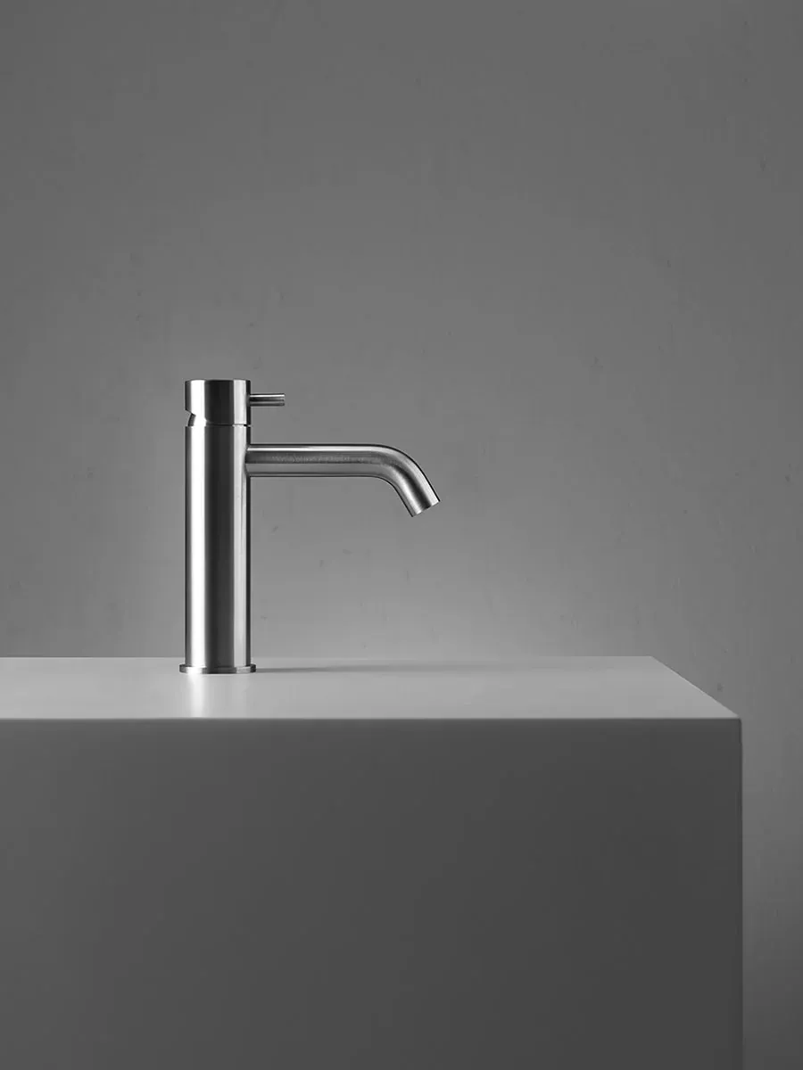 source deck mounted mixer