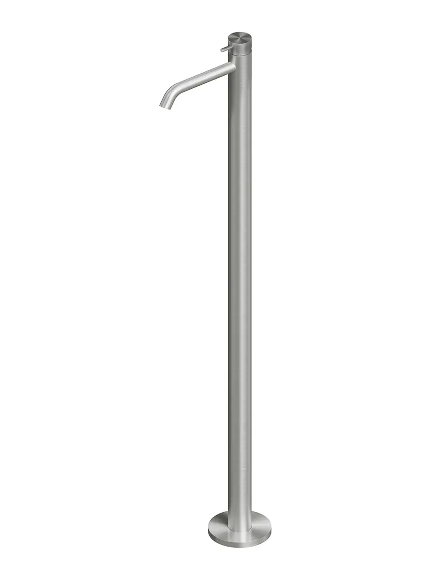 source free-standing mounted mixer