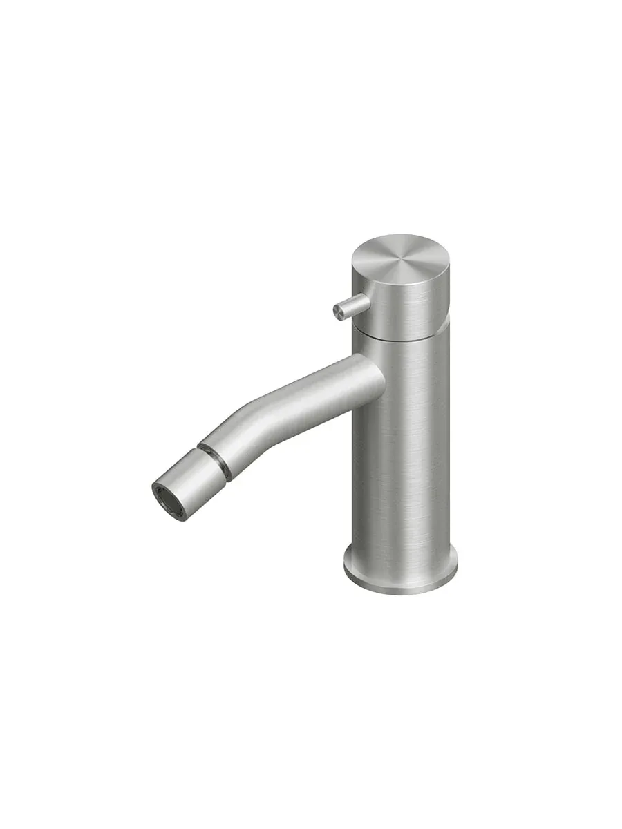 source deck mounted mixer with adjustable spout
