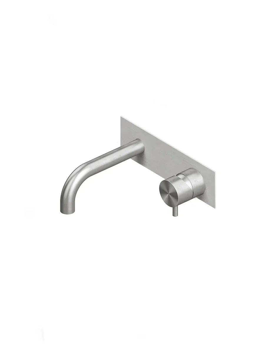 source wall mounted mixer with spout