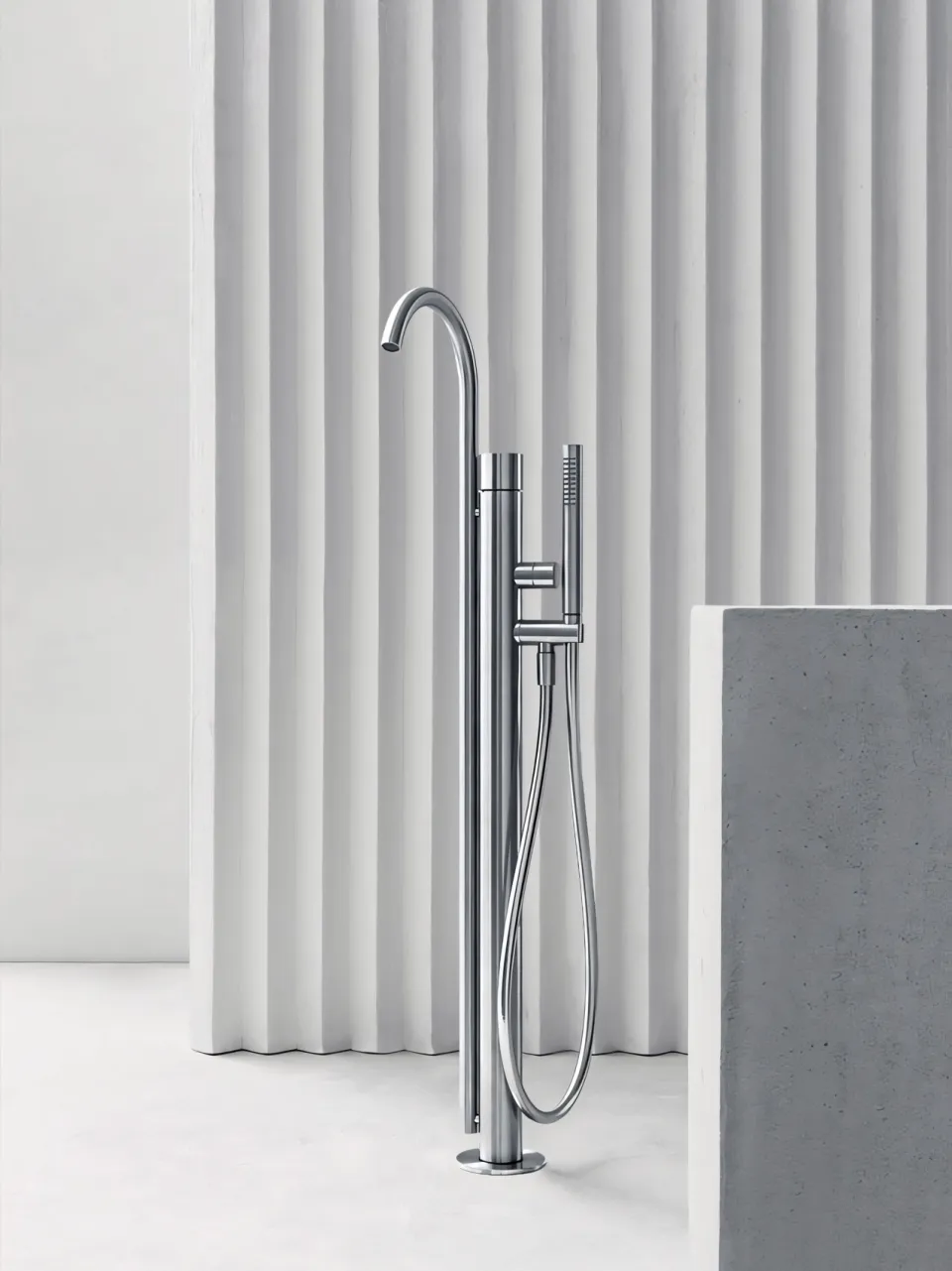 freestanding bath mixer with handshower in steel
